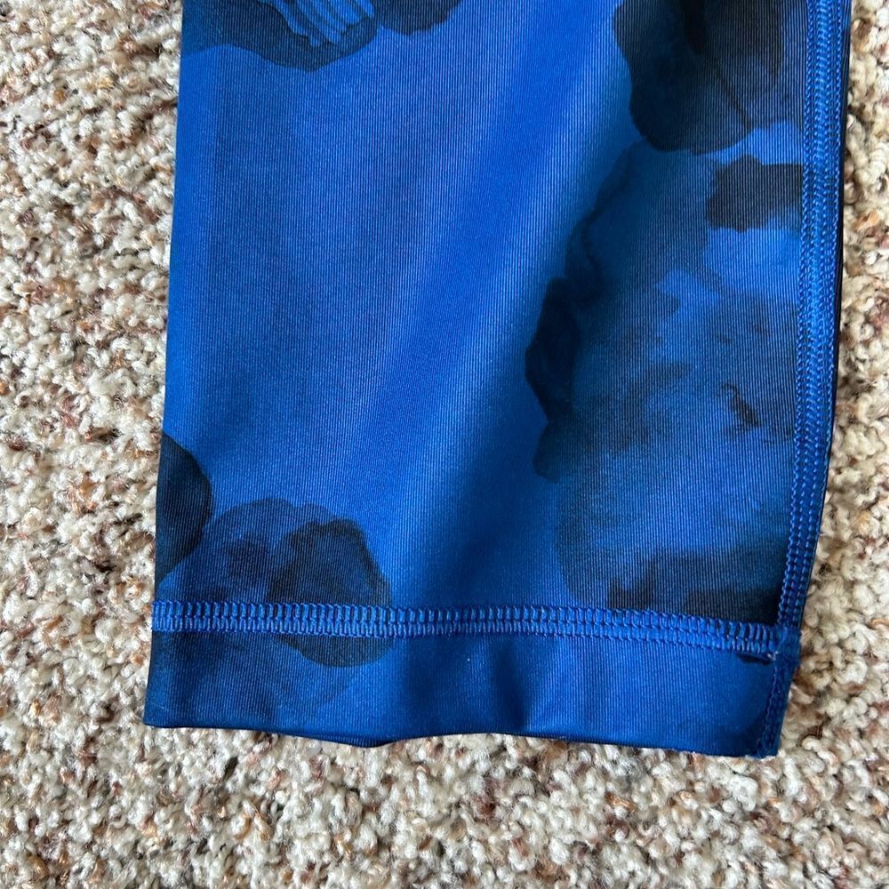 Lululemon Cropped Leggings - Picture 2 of 5
